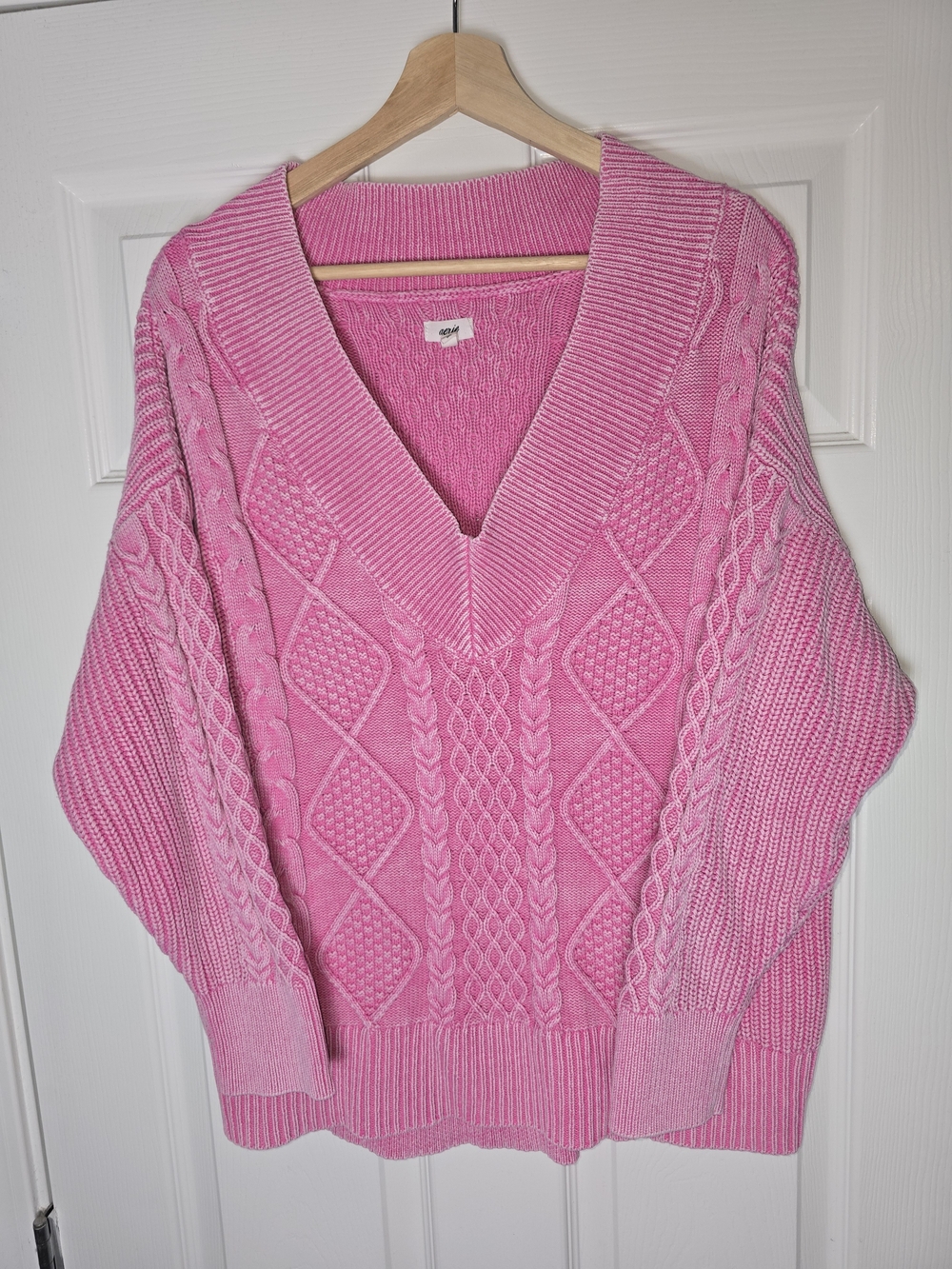 Aerie Pink Cable Knit V-Neck Sweater Size Large